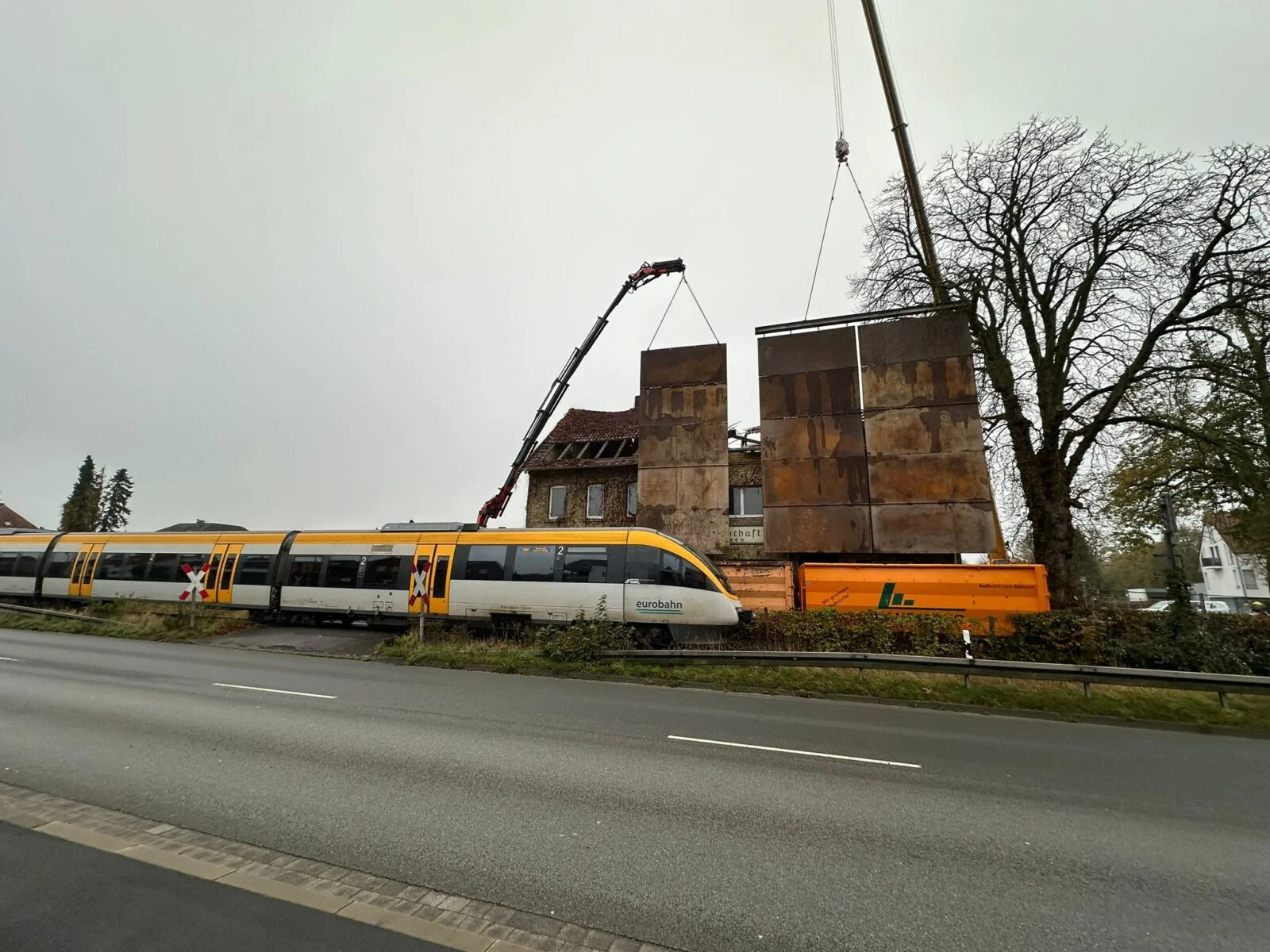 Abbruch an Schienen mit Abbruchvorhang 04